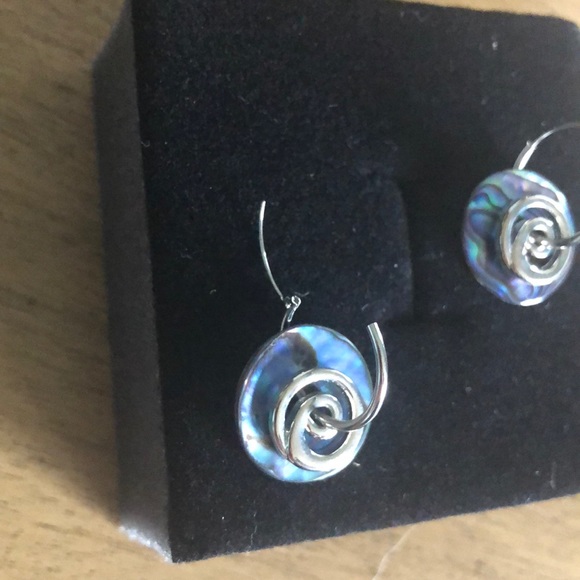 Abalone swirl earrings - Picture 4 of 6